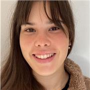 Graduada en biología con un máster en biomedicina para dar clases de ciencias a quién lo necesite